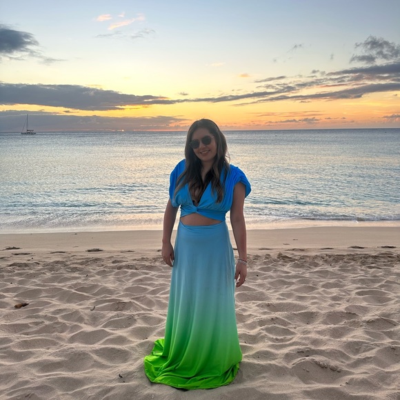 Dress - Picture 1 of 3